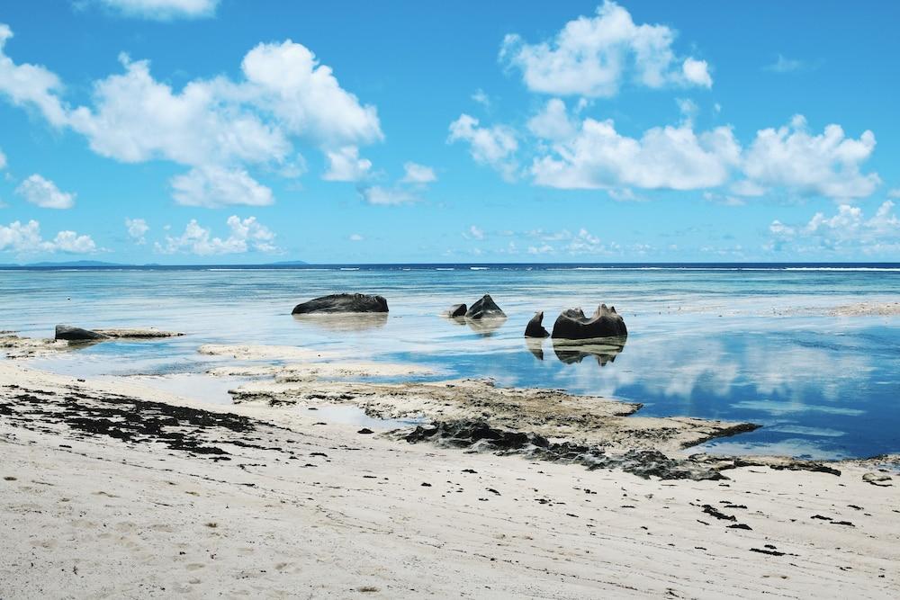 Crown Beach Hotel Seychelles Pointe Au Sel Экстерьер фото