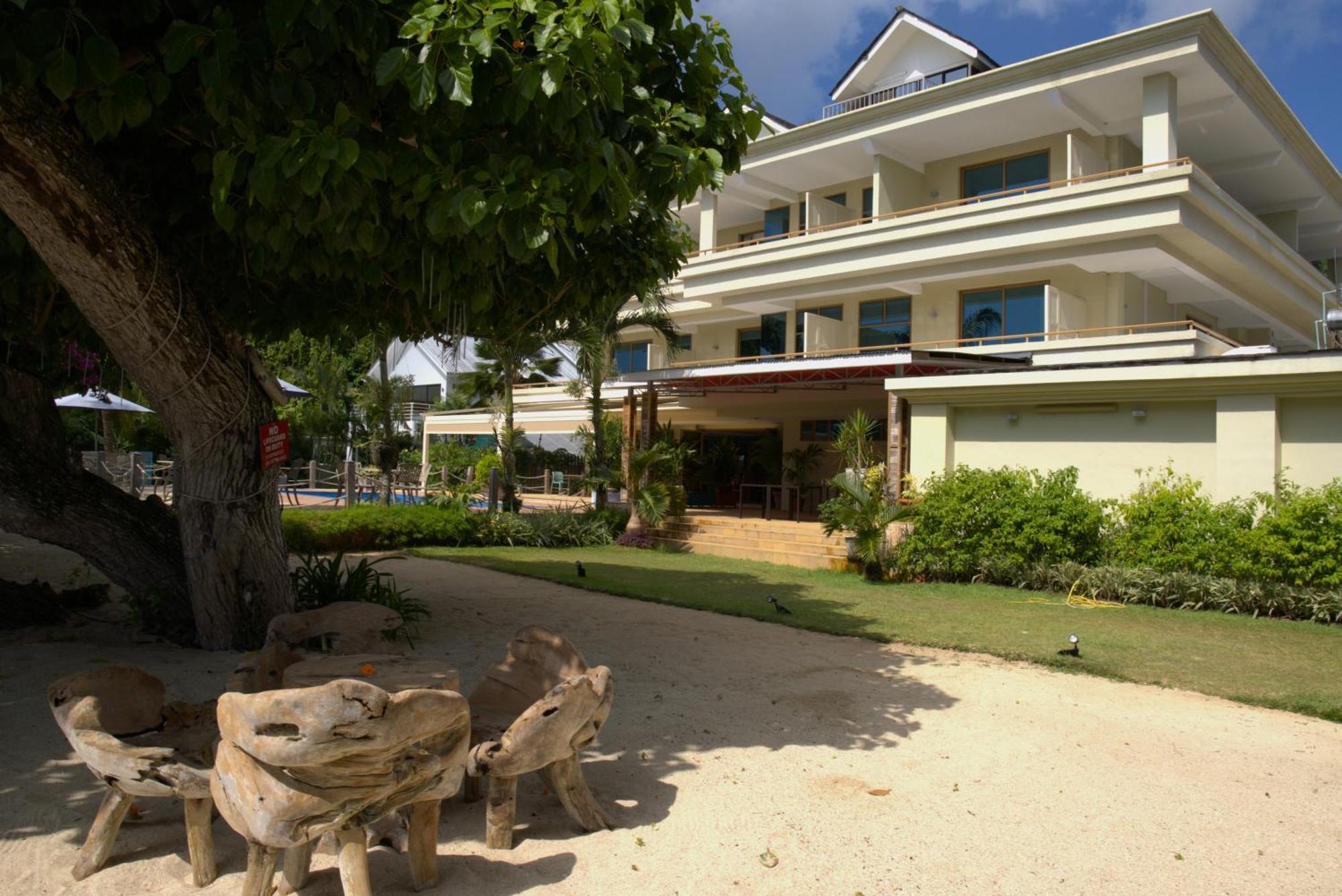 Crown Beach Hotel Seychelles Pointe Au Sel Экстерьер фото