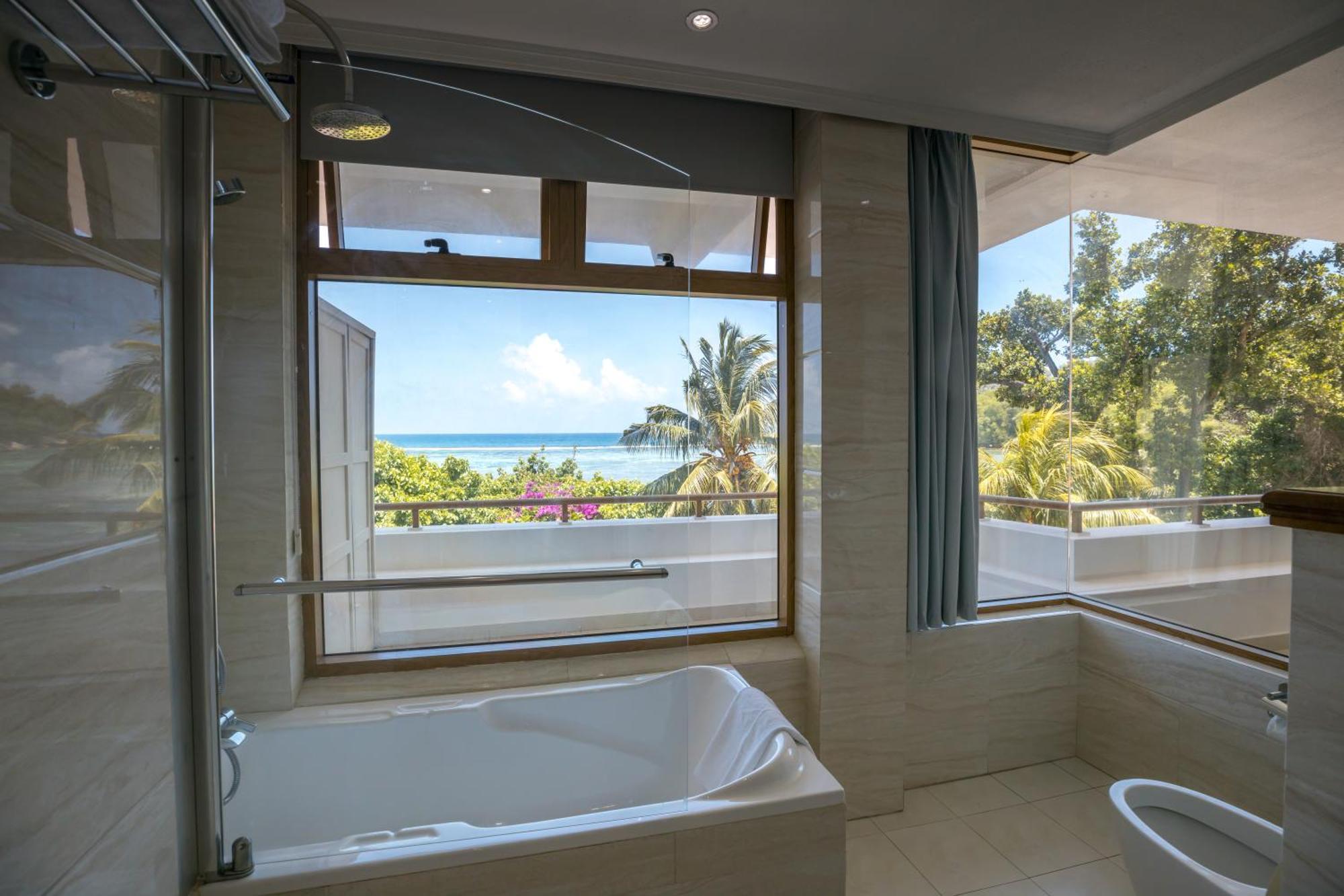 Crown Beach Hotel Seychelles Pointe Au Sel Экстерьер фото