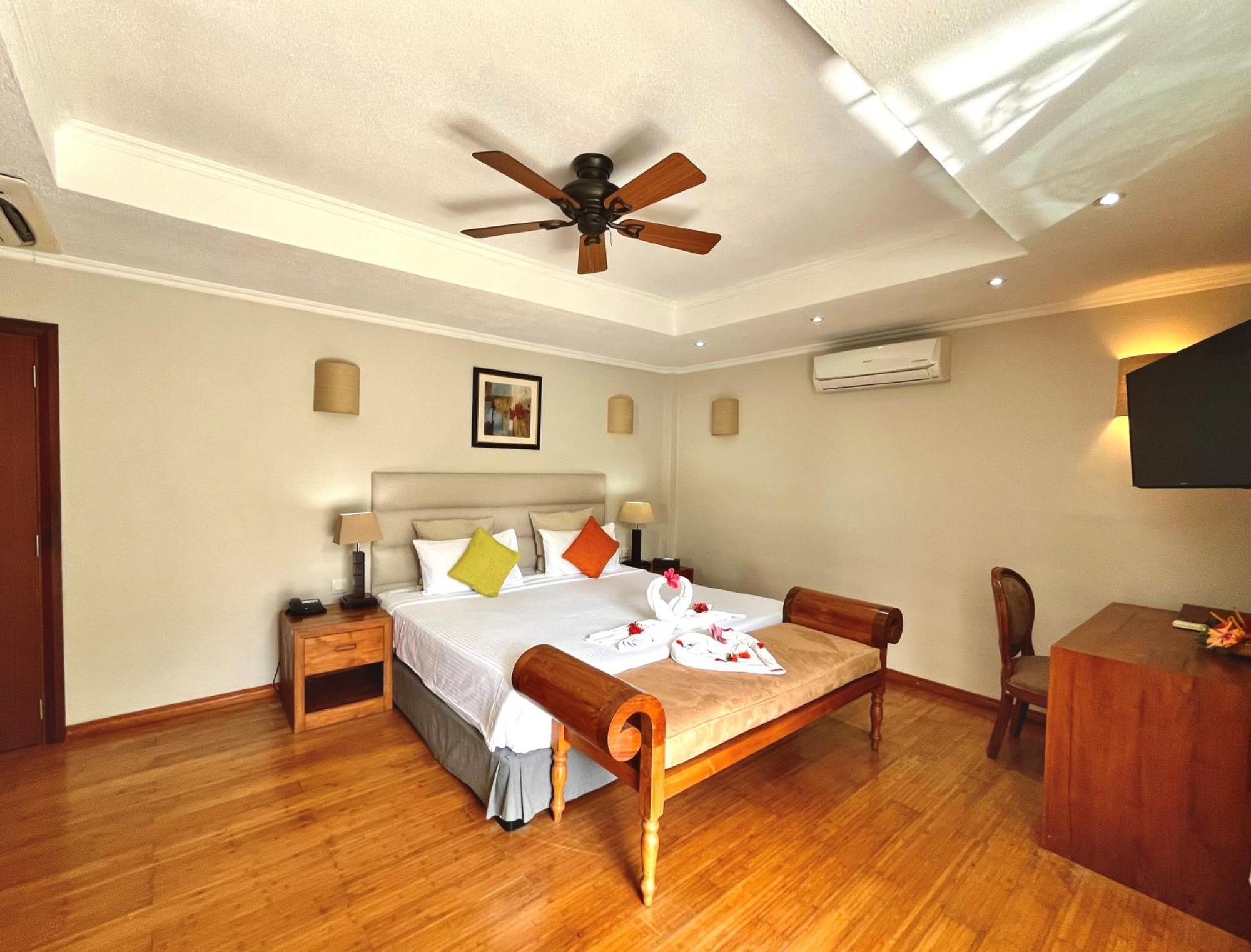 Crown Beach Hotel Seychelles Pointe Au Sel Экстерьер фото
